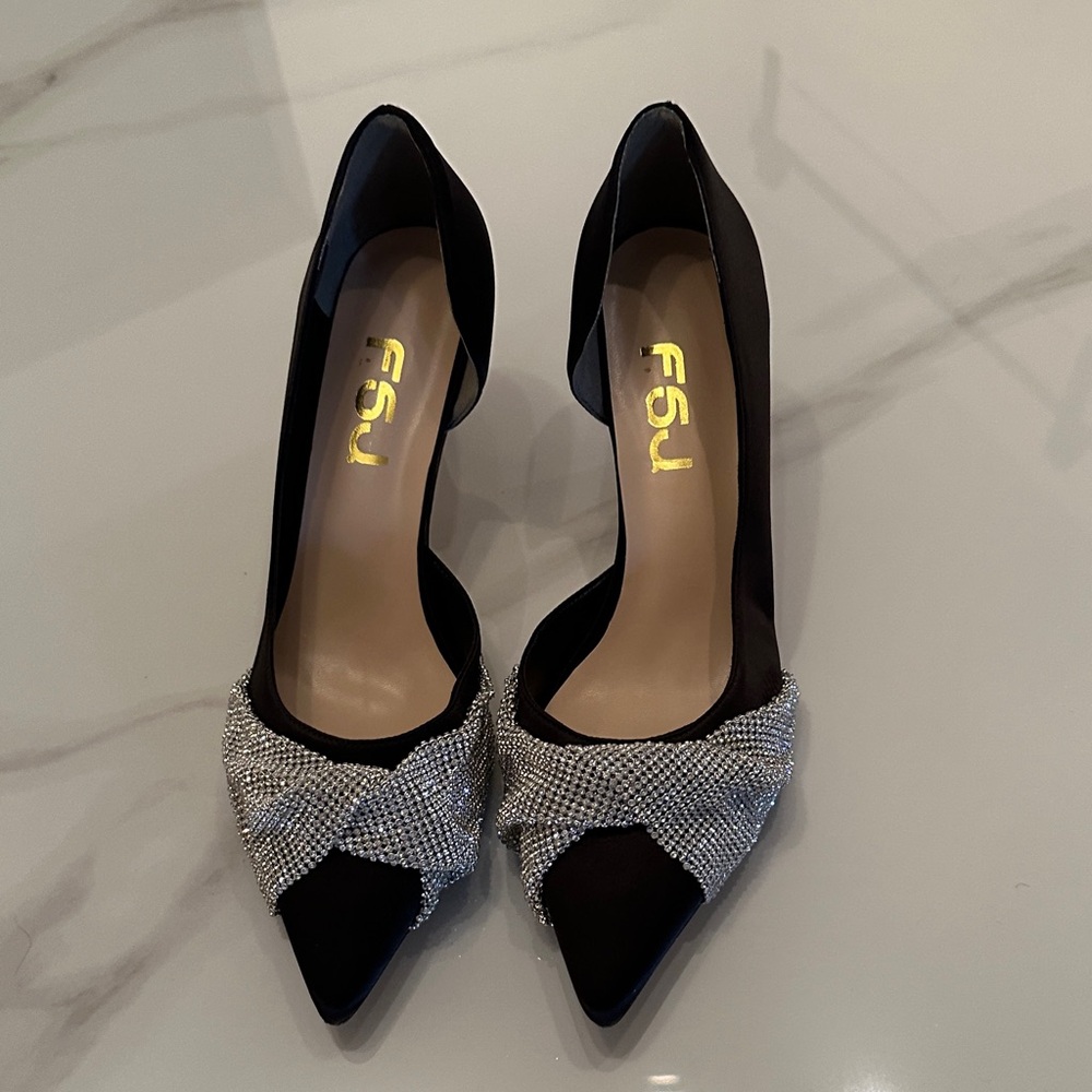 FSJ Women's Elegant Black and Silver Heels